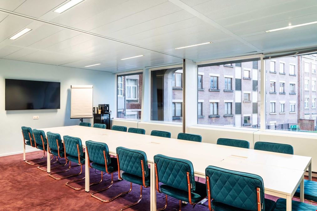 Silversquare  Louise