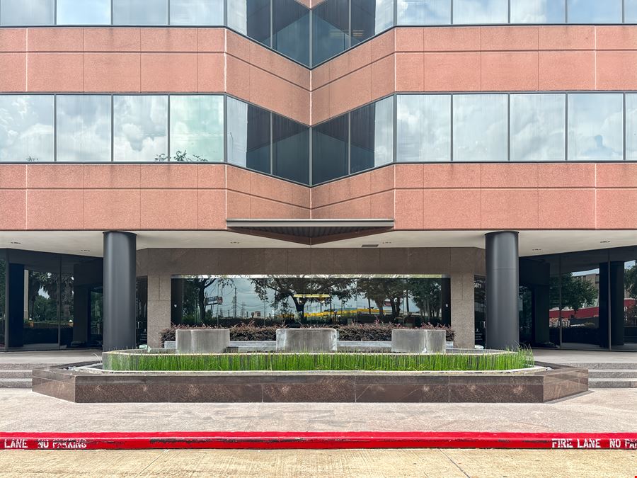 TX, Houston - Southwest Freeway