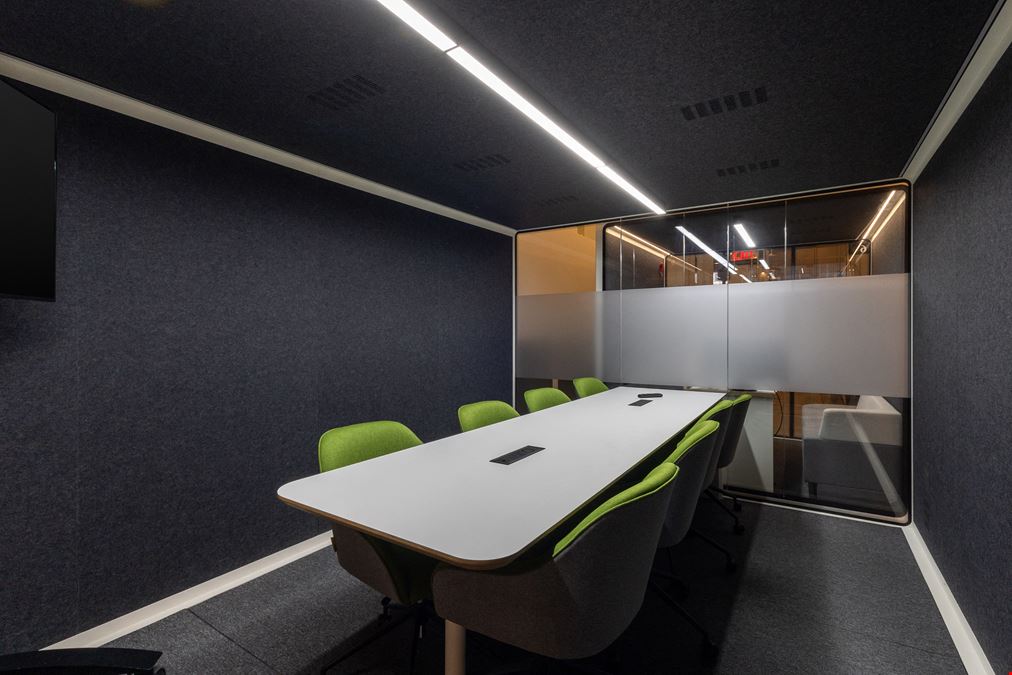 The Yard: Herald Square