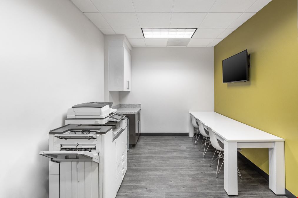 CA, Chula Vista - Gateway Chula Vista