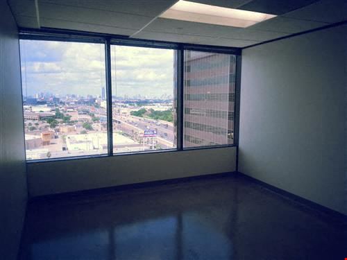 7322-7324 Southwest Freeway