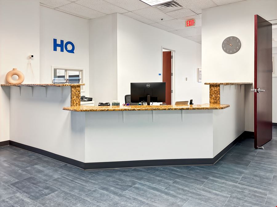 IL, Naperville - Wall St