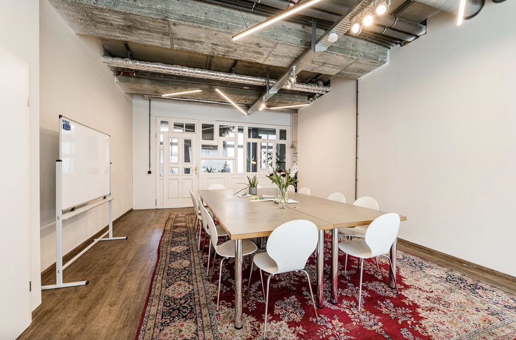 THE GATE BERLIN - PIANO ROOM