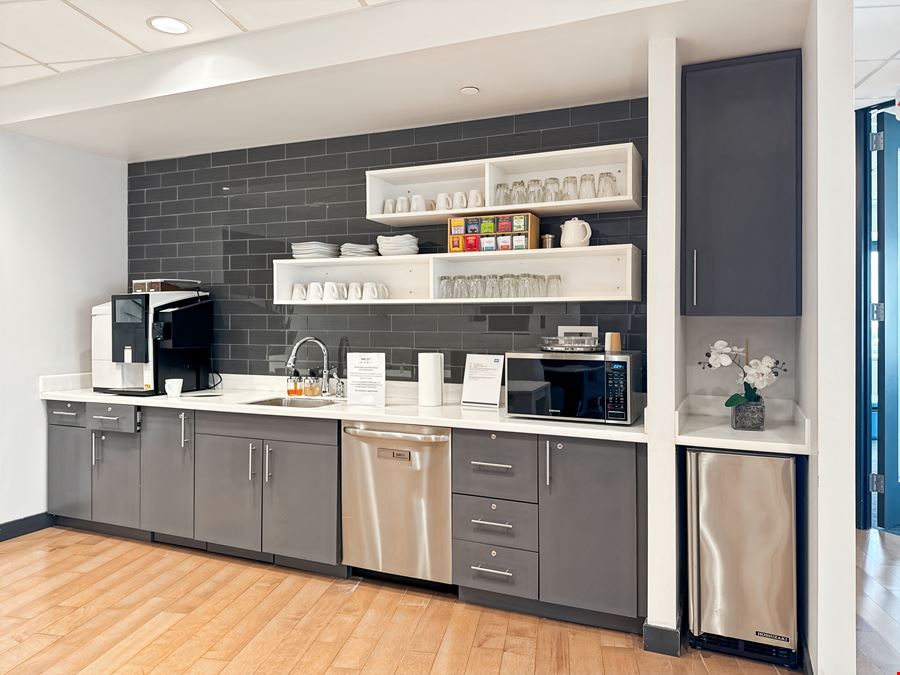 LA, New Orleans - Place St. Charles