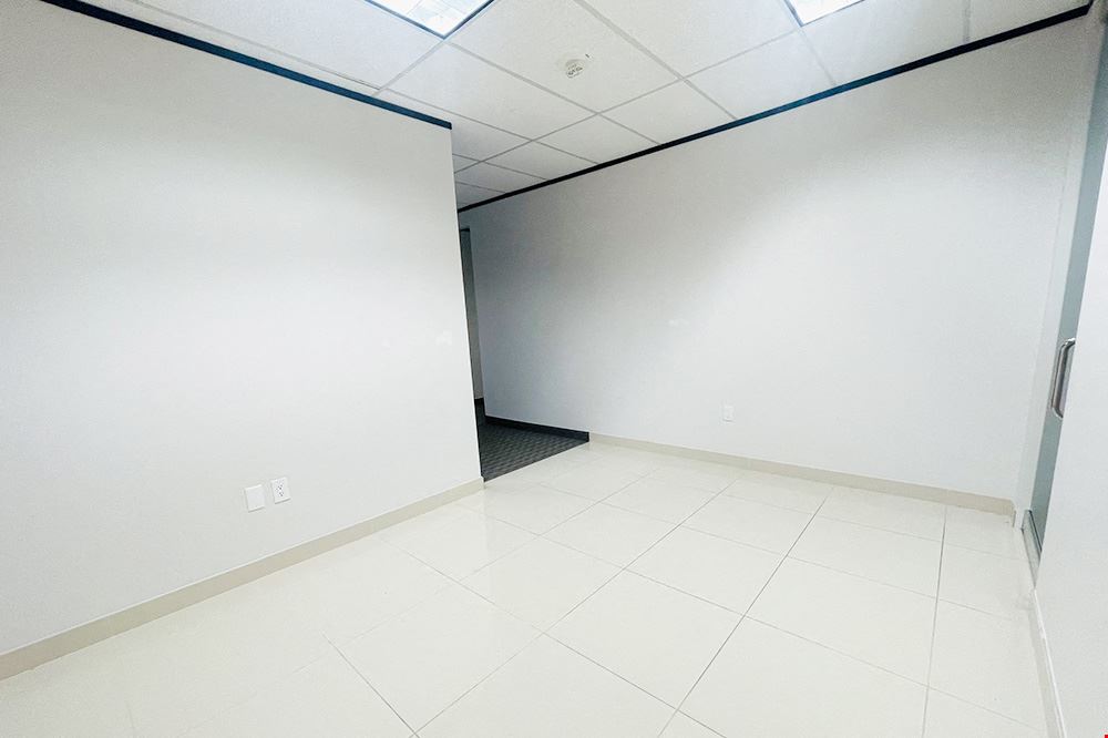 8330-8360 Lyndon B Johnson Fwy