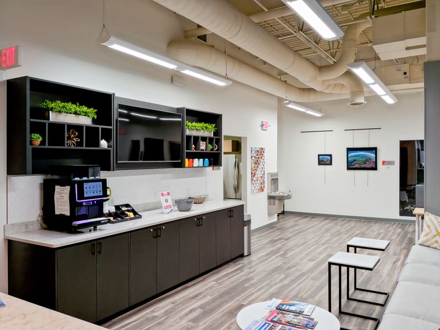 WI, Madison - W. Broadway