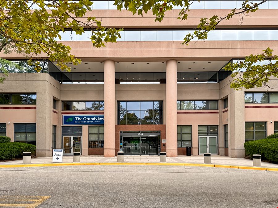 MD, Bethesda - Democracy Plaza