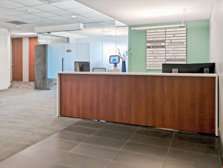 TX, Bee Cave - Hill Country Galleria