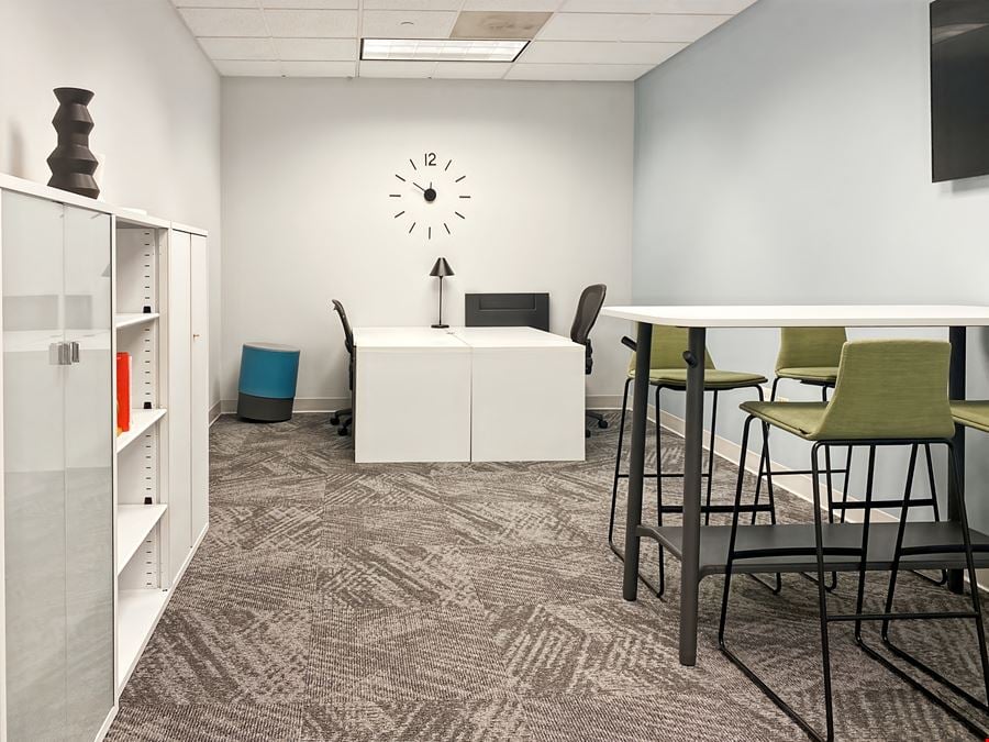 IL, Warrenville - Cantera