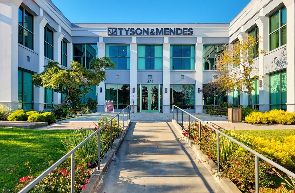 CA, Novato - Bel Marin Keys Blvd