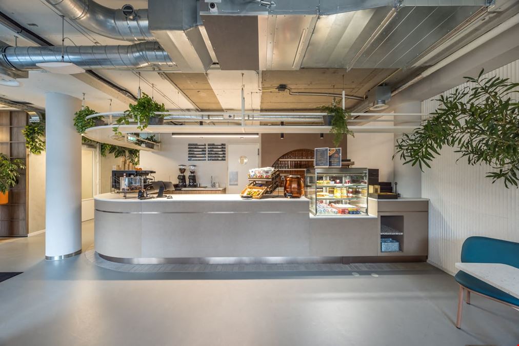 Clockwise - The Hague