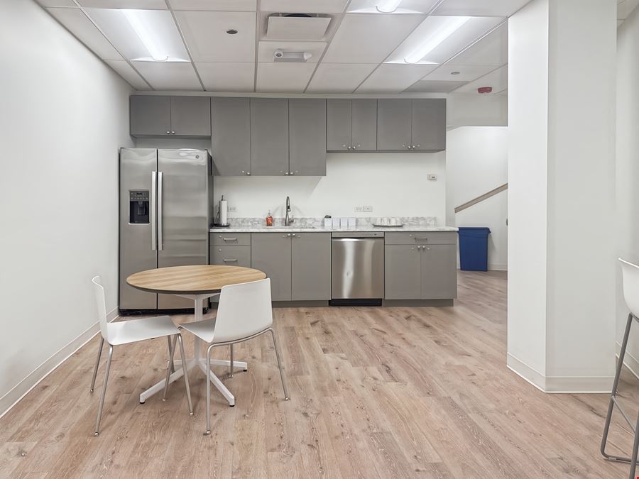 Regus - Chicago - N Clark St