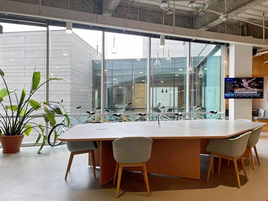 NC, Raleigh - Spaces Crabtree Terrace