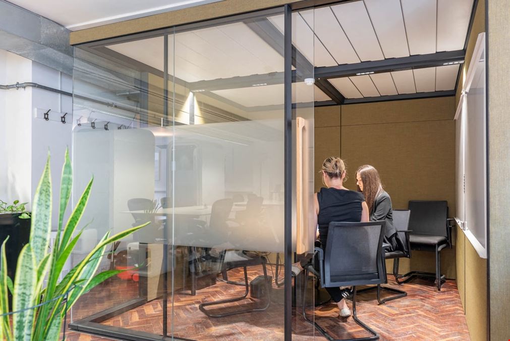 eOffice - Soho HQ