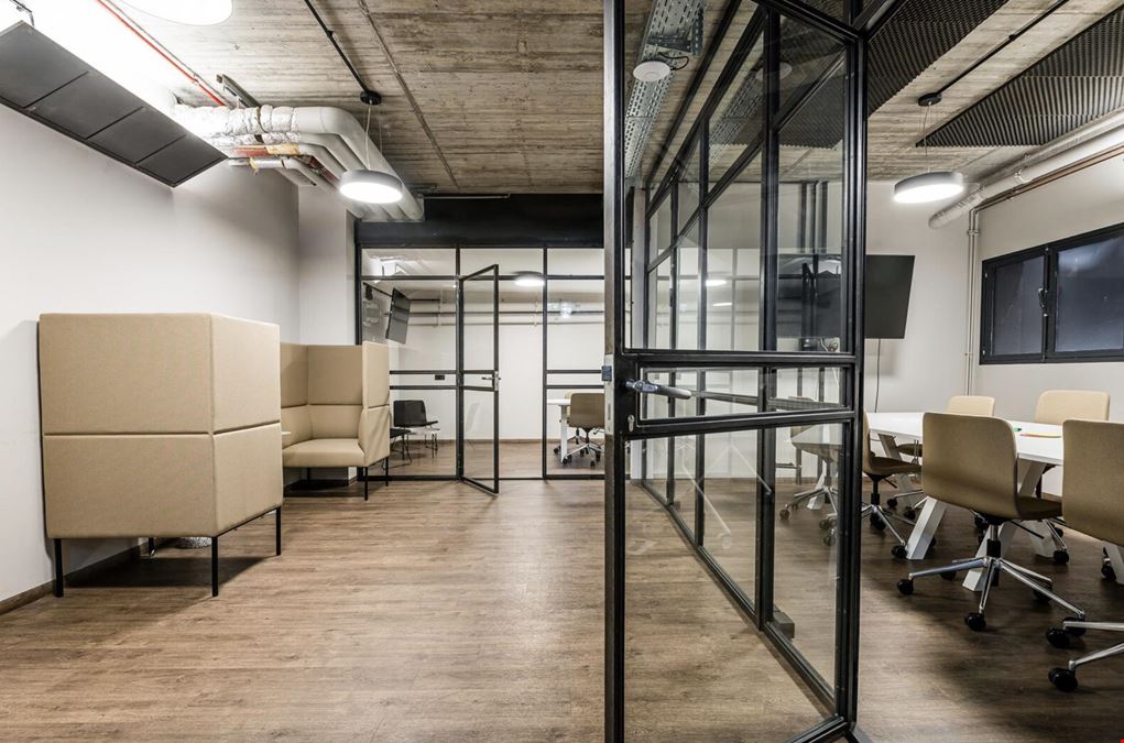 THE GATE BERLIN - TOR 177 Back