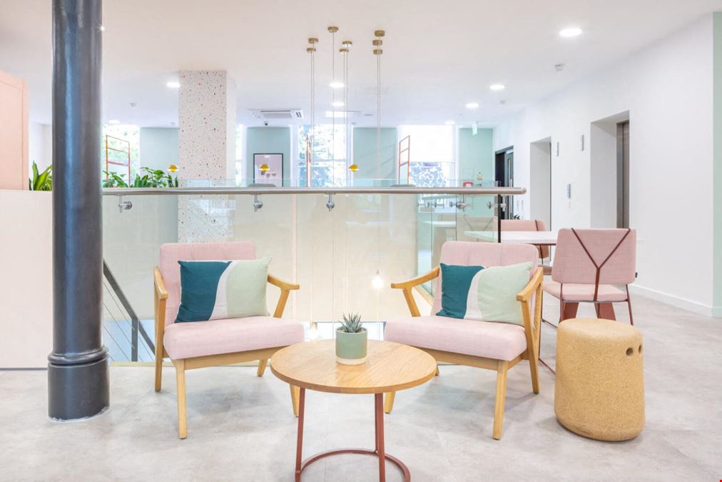 Landmark: Tottenham Court Road-Goodge St