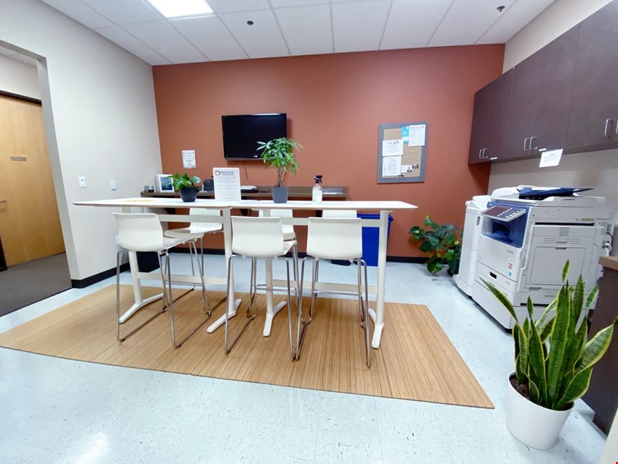 The Business Lounge ($25/day or 2cr/day)