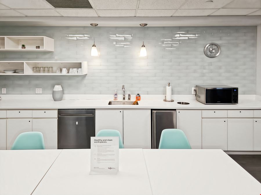 Regus - Fort Lee