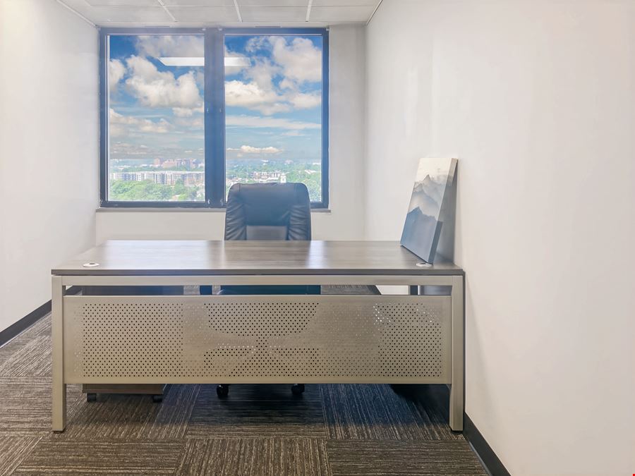 NC, Winston-Salem - W Third St