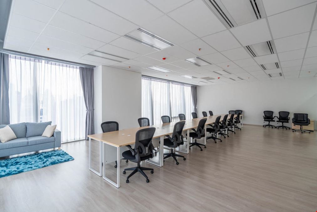 Linuxx Serviced Offices - Vanissa Building 25th Floor