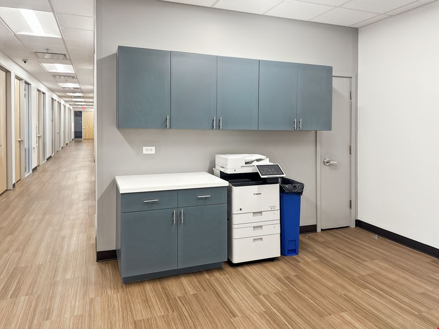 Regus - Sun City - West Palmeras Dr