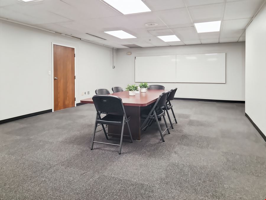 WI, Brookfield - Bishops Way