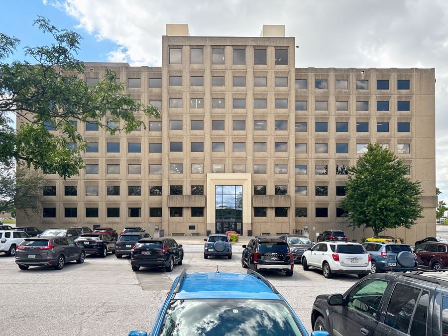 IA, West Des Moines - Valley West Drive