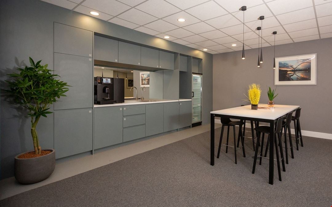 Regus - Fast Track House