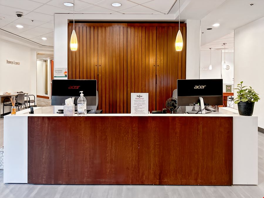 OR, Lake Oswego - Centerpointe