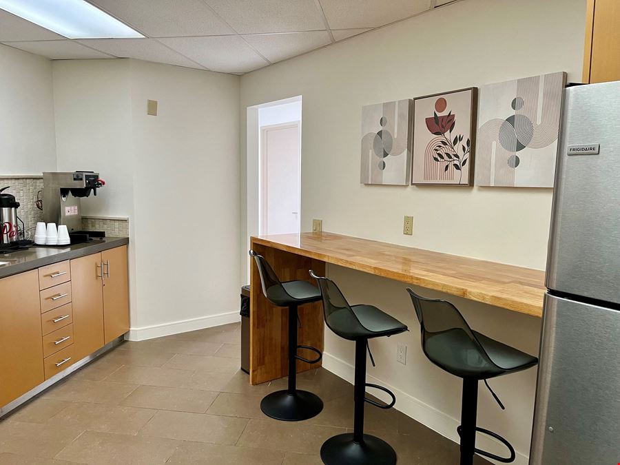 Airport Plaza Center