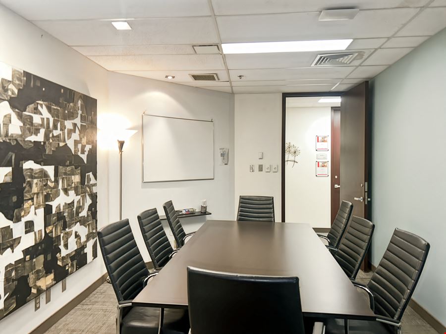 Regus - Montreal - Cathcart & McGill