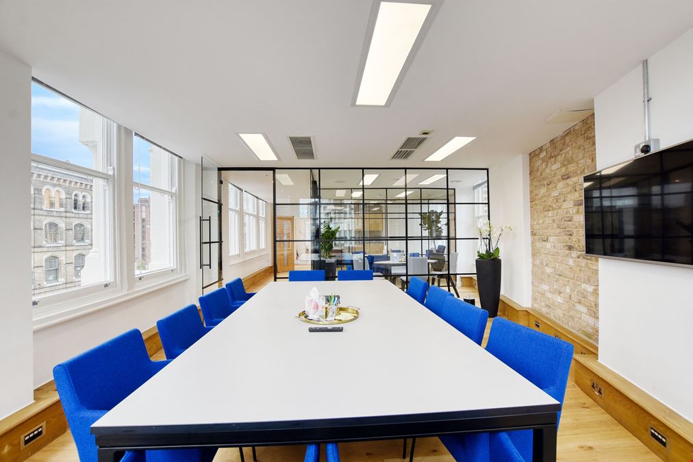 Kitt - Flat Iron Building