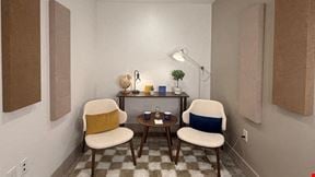 Meeting Room: Cozy Lounge