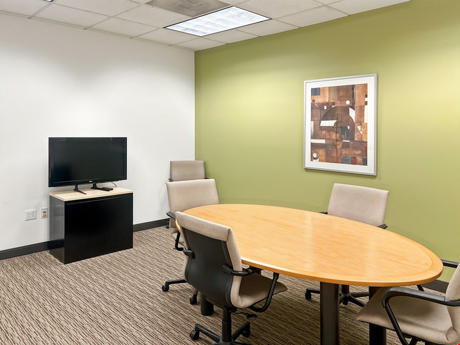 KS, Overland Park - Lighton Tower