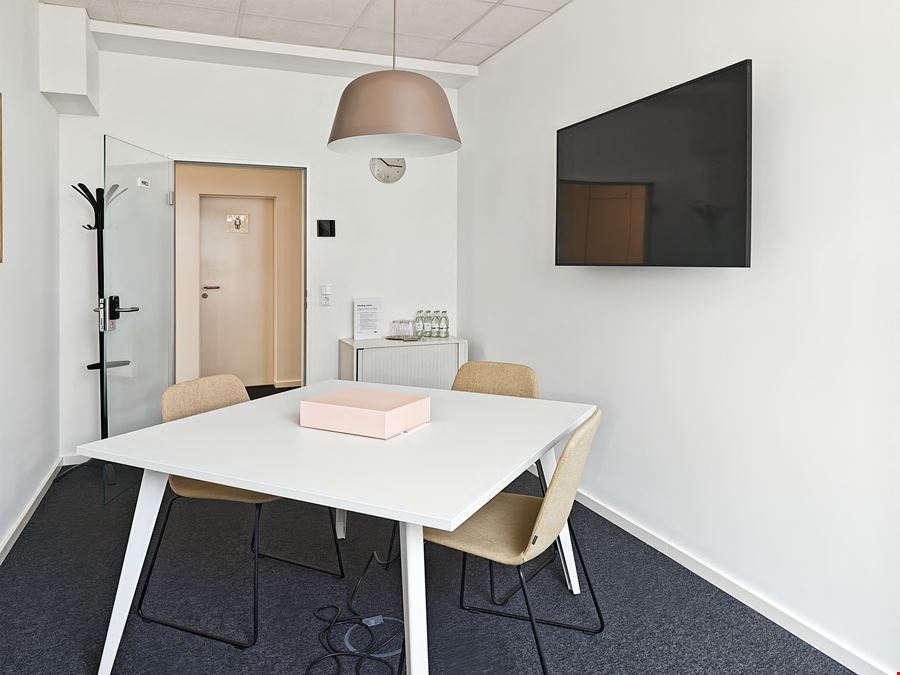 Regus - Röslerstraße