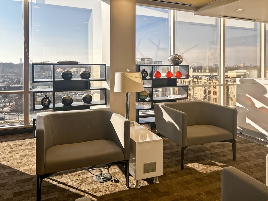 Regus - Decatur - One West Court Square
