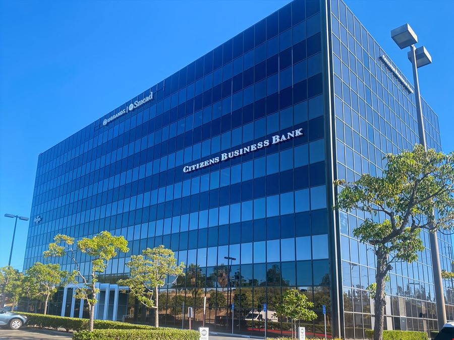 CA, Laguna Hills - Carlota Plaza