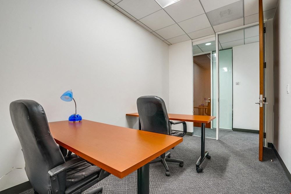 Wilshire Bundy Plaza