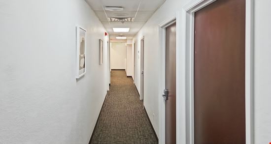 CA, Fresno - 1690 W Shaw Ave