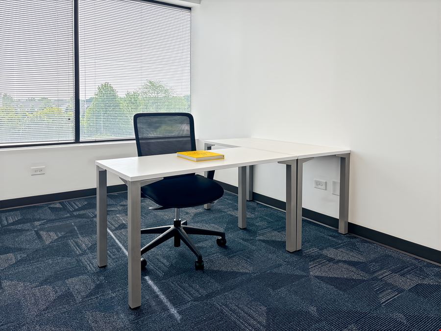 IL, Naperville - Wall St