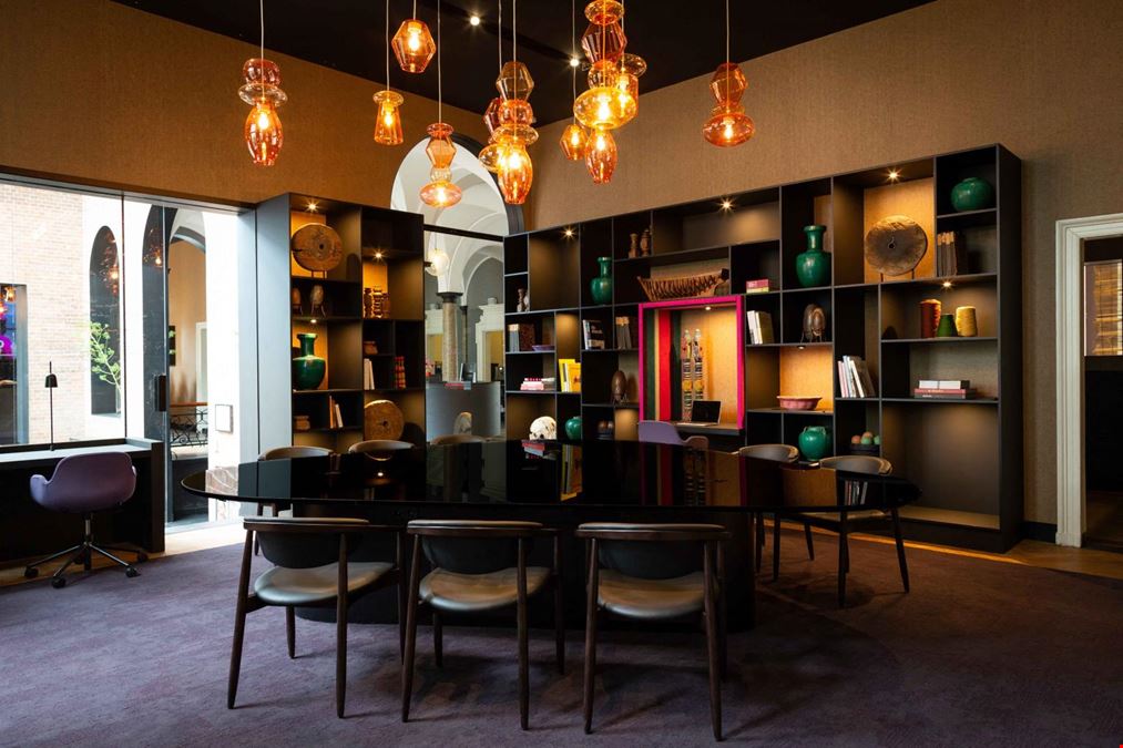 Tribes - Amsterdam Raamplein