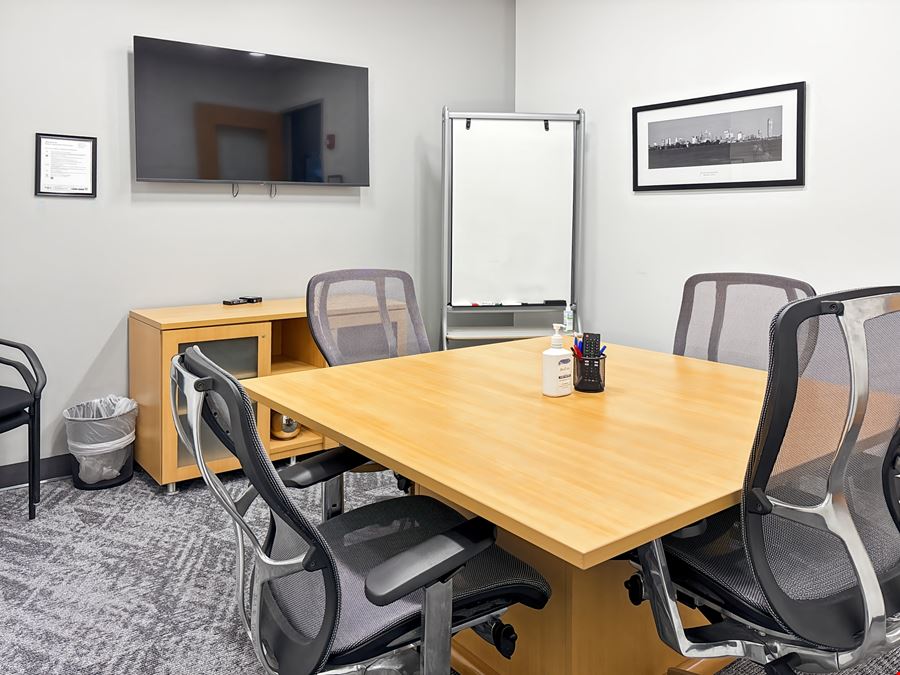 Regus - Naperville - Main Street Promenade