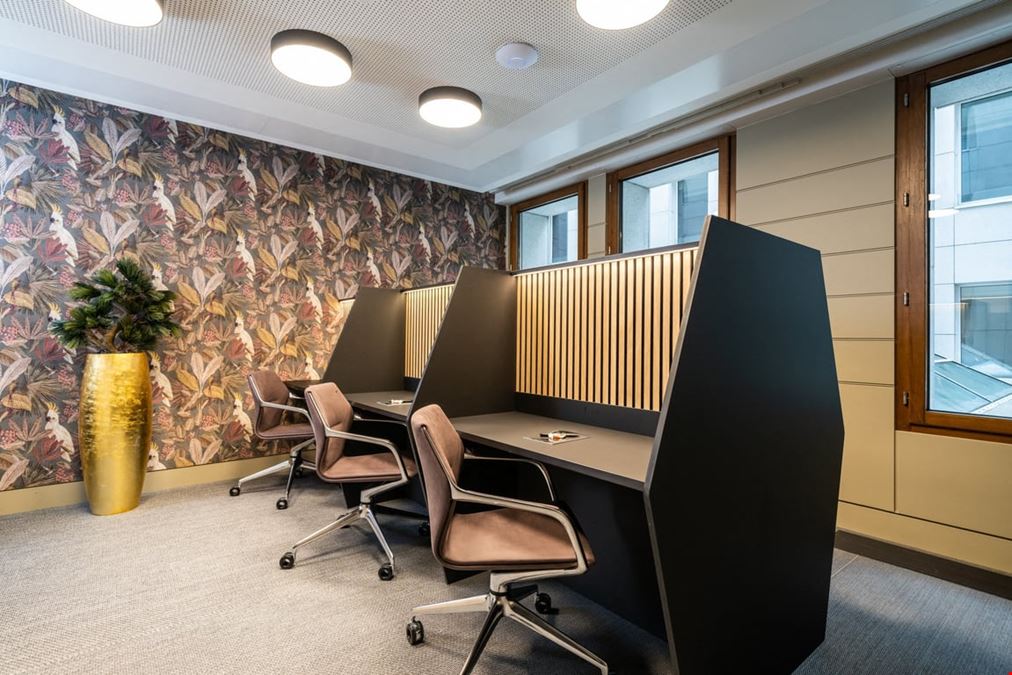 Satellite Office - Hotel de Banque