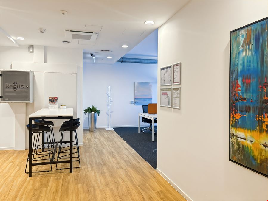 Regus - Globe