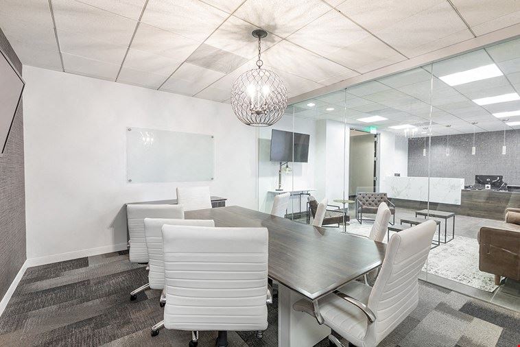8 Person Meeting Room