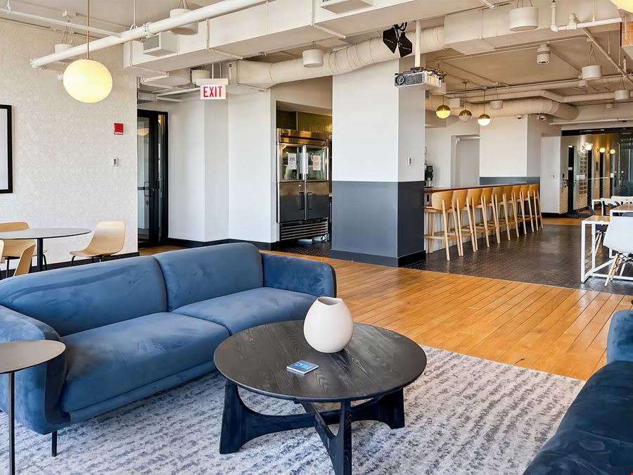 IL, Chicago - 332 S Michigan Avenue