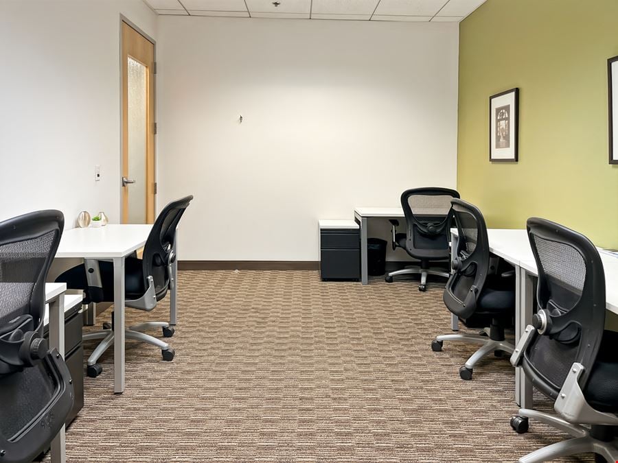 Regus - Phoenix - 24th and Camelback