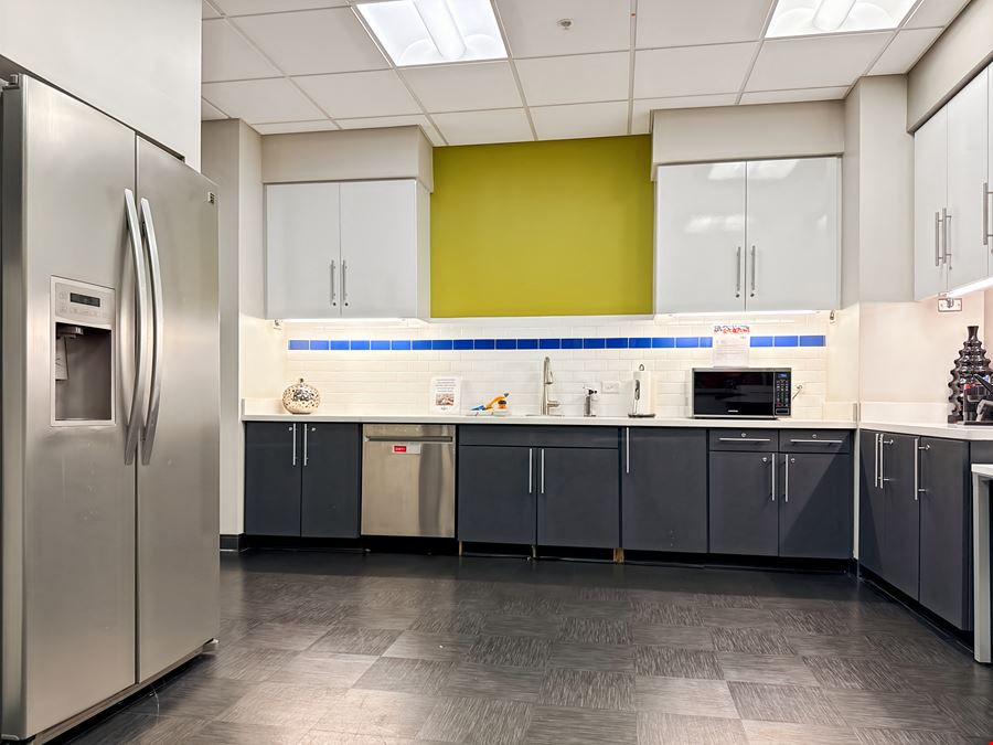 Regus - Louisville - Ormsby III Forest Green