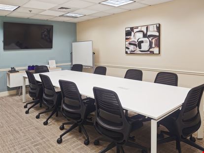 Regus - Savannah - 22 Bull St
