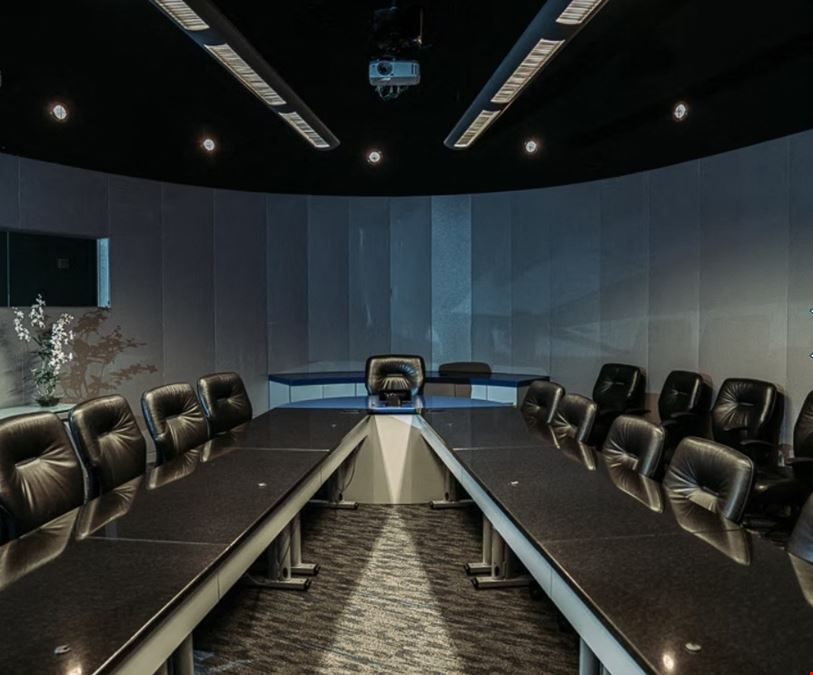 Universe Meeting Room for 15